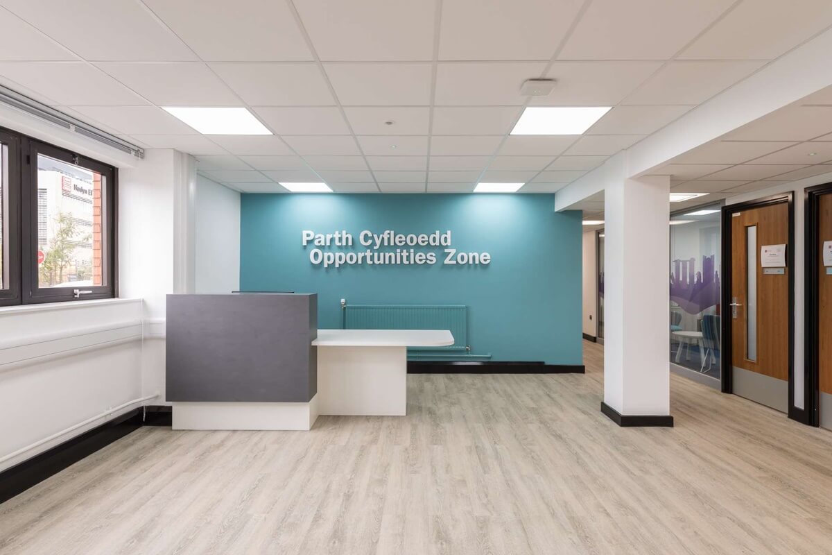 Altro Ensemble LVT zemin kaplama Cardiff Üniversitesi