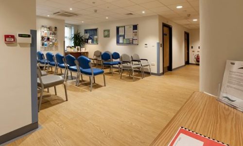 Albion Place Medical Centre Altro Wood adhesive free yapıştırıcıya ihtiyaç olmayan heterojen PVC zemin döşeme Albion Place Medical Centre Altro Wood adhesive free yapıştırıcıya ihtiyaç olmayan heterojen PVC zemin döşeme