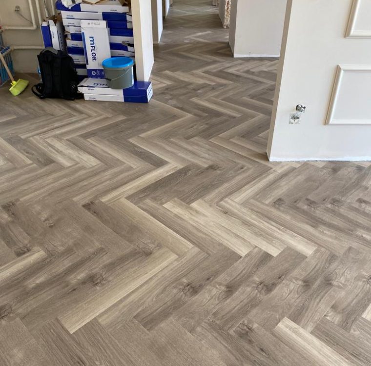 Mflor Parva Broad Leaf LVT Zemin Kaplama 40817 smoky sycamore 6