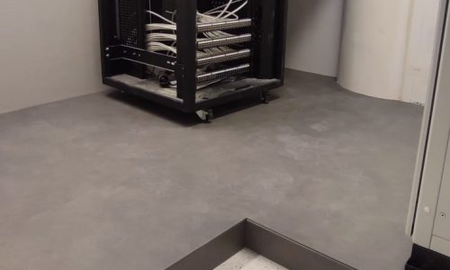 server odası yükseltilmiş döşeme allura flex lvt