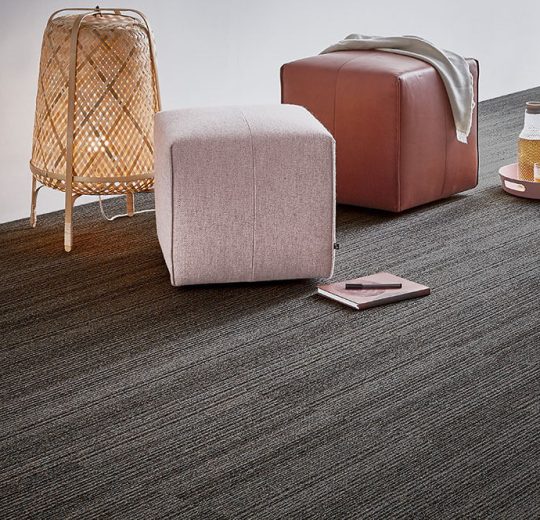 AZM tessera struktur 2 linear karo halı 4405 Jarn Malm