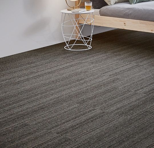 AZM tessera struktur 2 linear karo halı 4405 Jarn Malm1